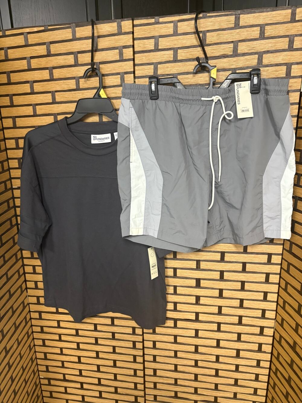 No Boundaries Black And Gray Outfit Mens Size Large